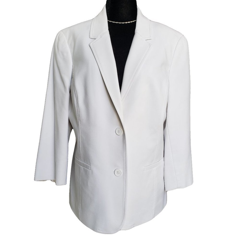CLEO White Career Blazer 14